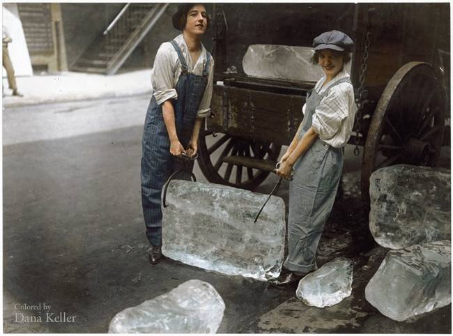 girls_delivering_ice_1918.jpg girls_delivering_ice_1918.jpg