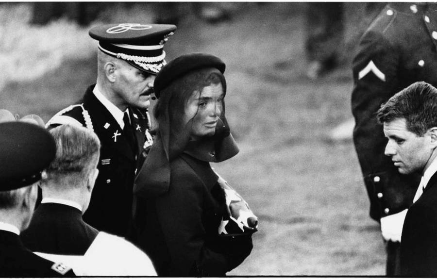elliott_erwitt_jackie_kennedy_1963_.jpg elliott_erwitt_jackie_kennedy_1963_.jpg